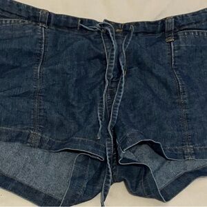 (3) Name Brand Denim Women's Shorts !Accepting Offers/Bundle Deals!